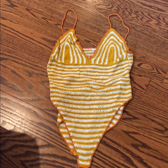 UO bodysuit - Picture 4 of 4